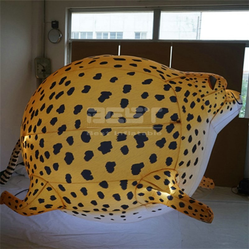 Cartoon animals adorn giant inflatable crocodiles 33.jpg