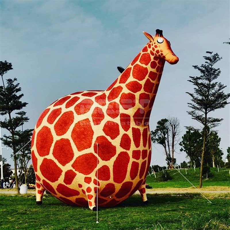 Giant Advertising Yellow Inflatable Balloon giraffe With Blower For Outside Decoration